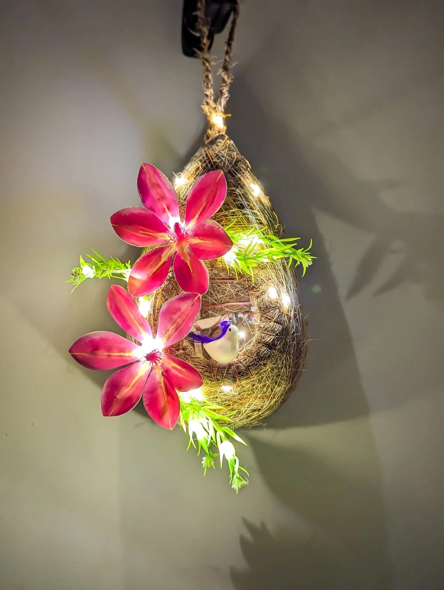 Bird Nest with Rubber Lily MLR02