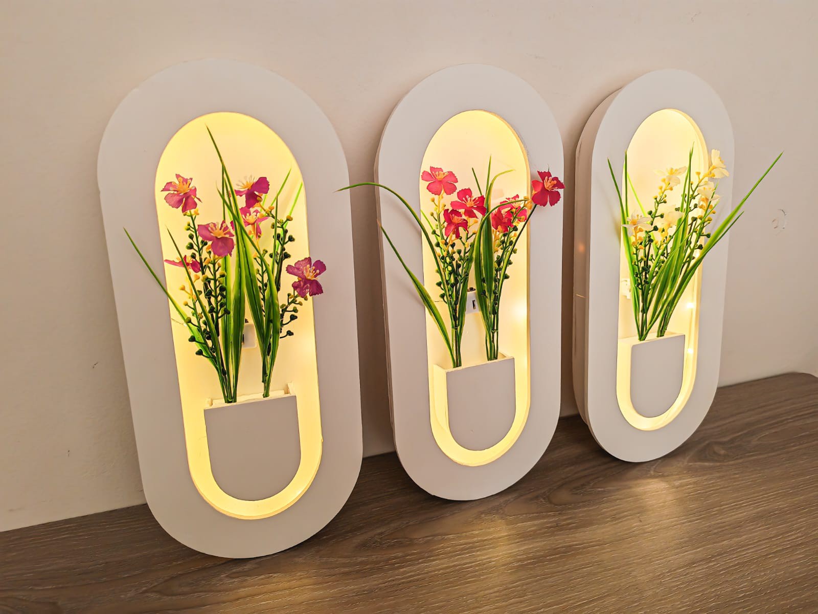 Capsule Glow Vase Gash Flower 3pcs Combo Golden